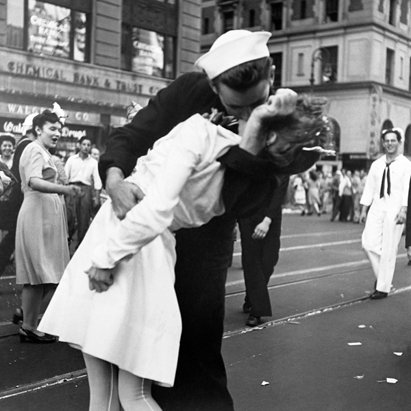 Victor Jorgensen, Kissing the War Goodbye in Times Square, 1945