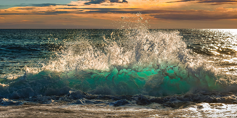 Pangea Images, Wave crashing on the beach, Kauai Island, Hawaii (detail)