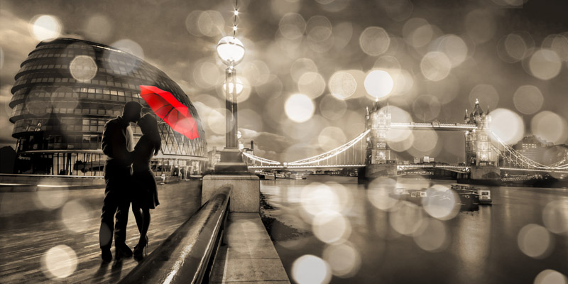 Dianne Loumer, Kissing in London (BW)