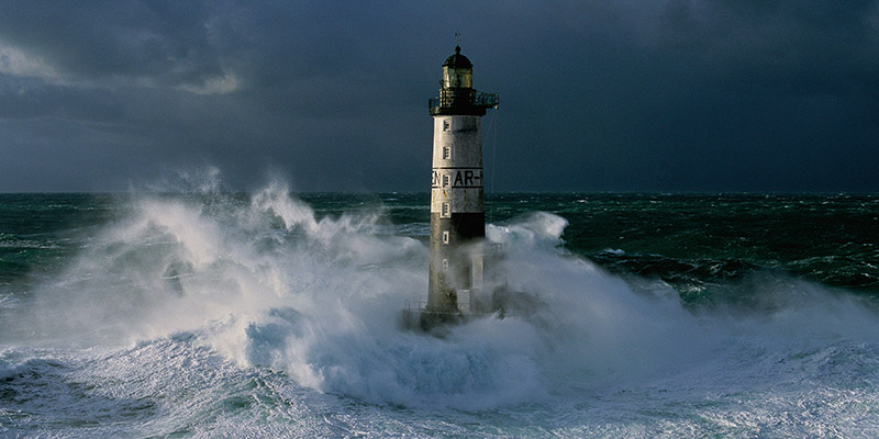 Jean Guichard, Phare d'Ar-Men lors d'une tempète