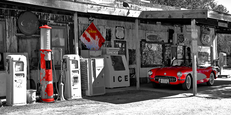 Vadim Ratsenskiy, Vintage gas station on Route 66