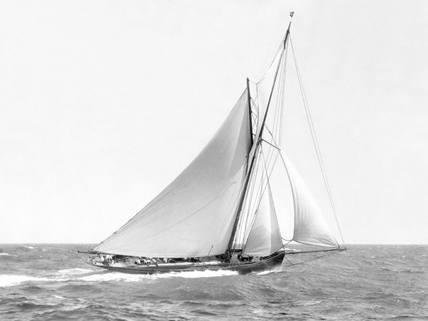 Anonymous, Cutter sailing on the ocean, 1910