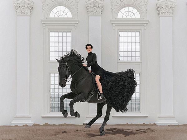 Julian Lauren, Riding Stables