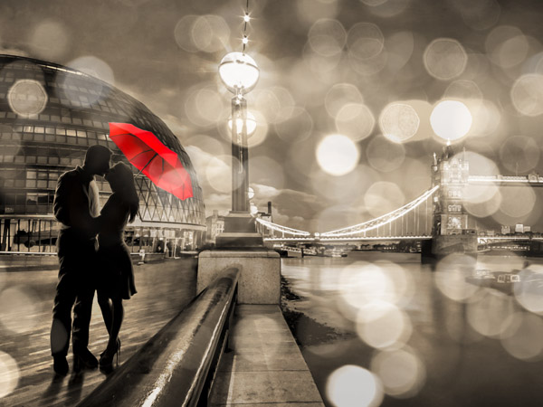 Dianne Loumer, Kissing in London (detail, BW)