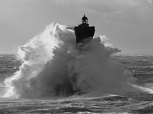 Jean Guichard, Phare du Four lors d'une tempête