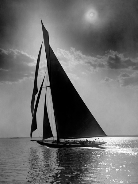 Edwin Levick, The Vanitie during the America's Cup, ca. 1900-1910