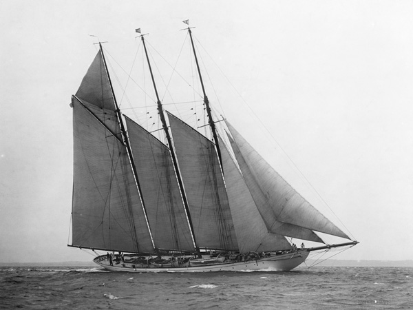 Edwin Levick, The Schooner Karina at Sail, 1919