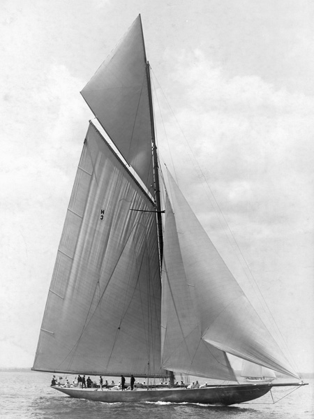 Edwin Levick, The Vanitie During the America's Cup, 1910