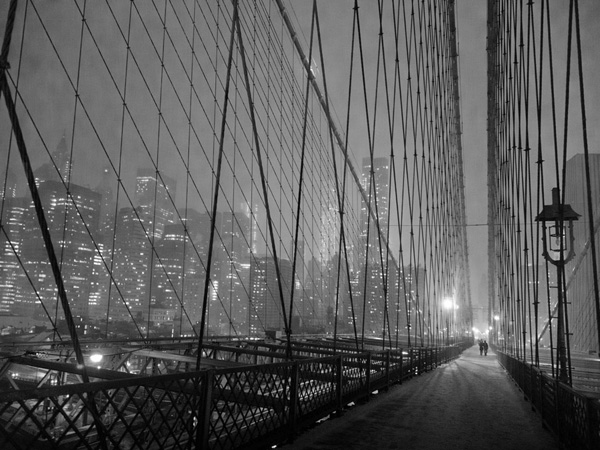 Michel Setboun, On Brooklyn Bridge by night, NYC