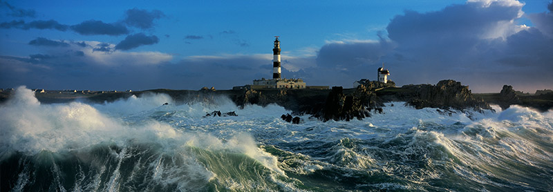 Jean Guichard, Phare du Créac'h lors d'une tempète