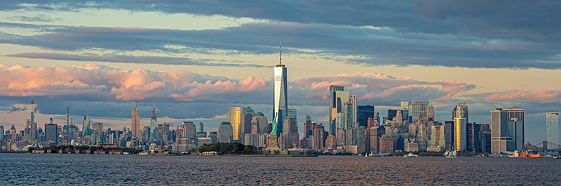 Richard Berenholtz, Manhattan with Statue of Liberty and One WTC